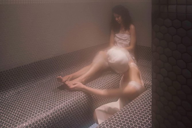 Deep Tissue Massage and continue visiting - A one-hour reset in central Madrid