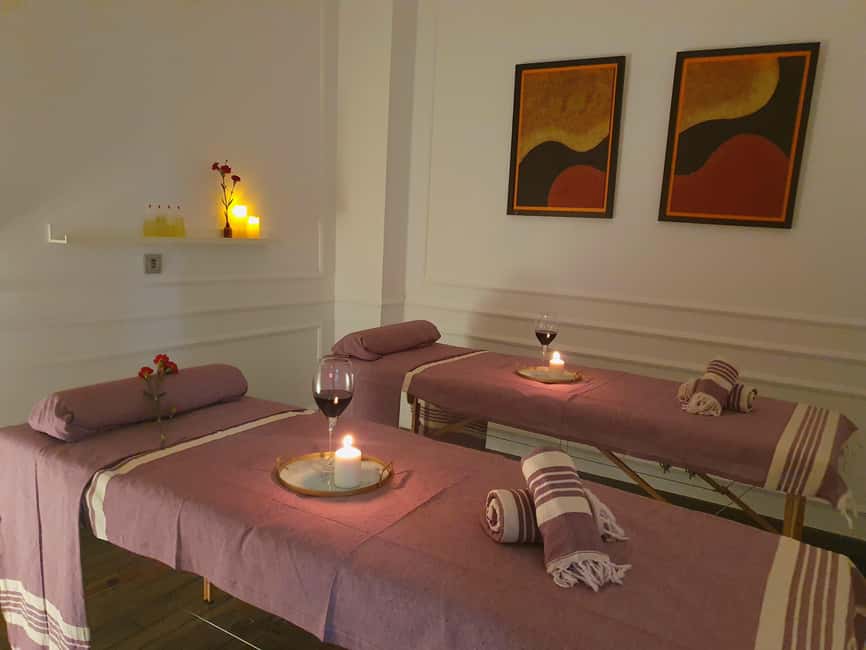 Echegaray 5, Málaga center: Wine & Relax Experience: Massage + Wine tasting - Key points at a glance