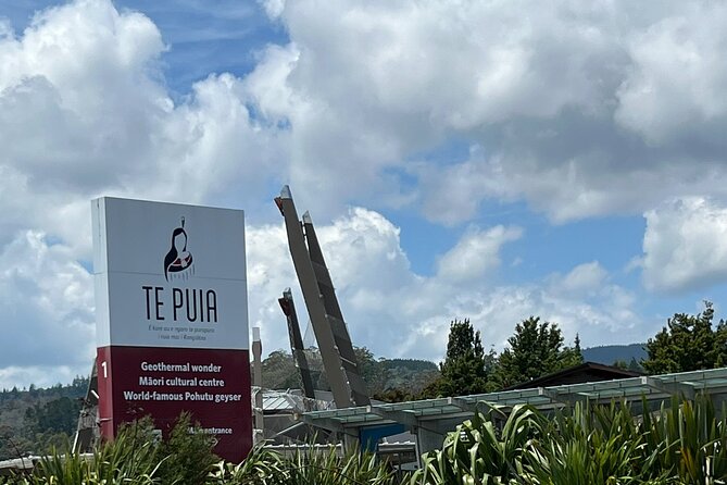 Ex Auckland: Rotorua Māori Village with Haka and Hot Springs - The three-hour ride back to Auckland