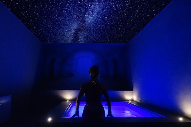Floating sessions under the stars in private spas - The unusual setting: stars, salt, and Zen music