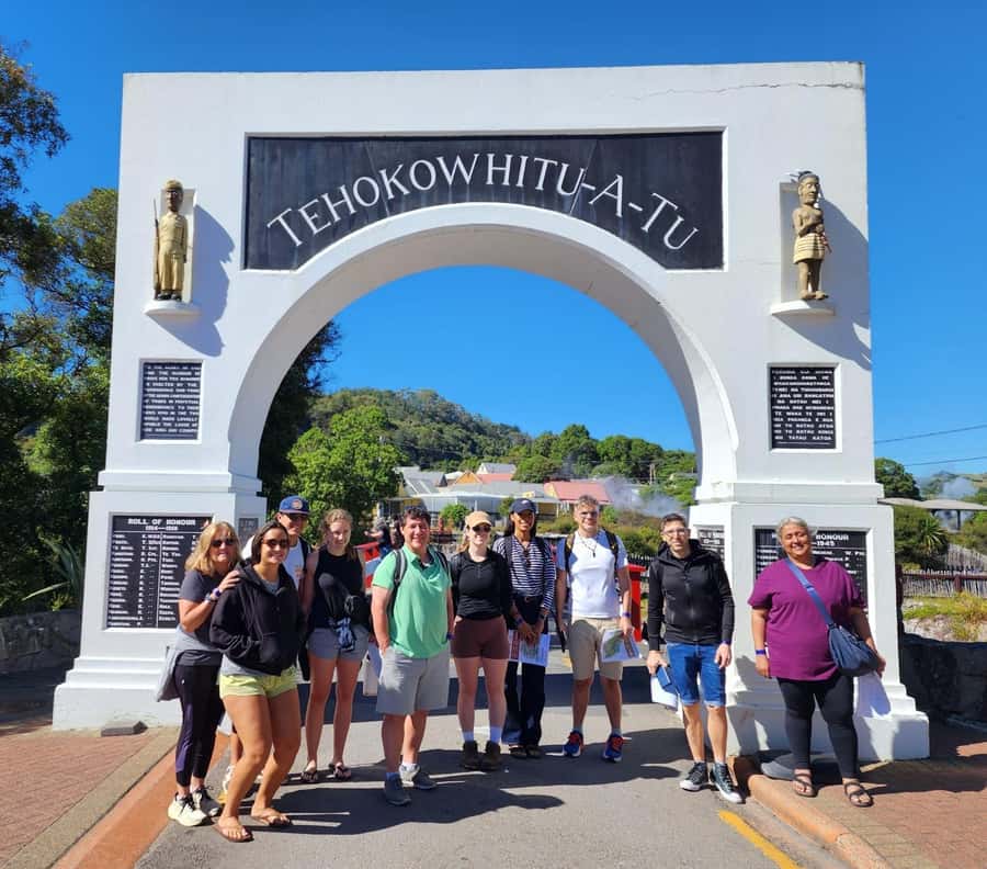From Auckland: Rotorua Māori Village & Hot Springs with Haka - Food at Whakarewarewa