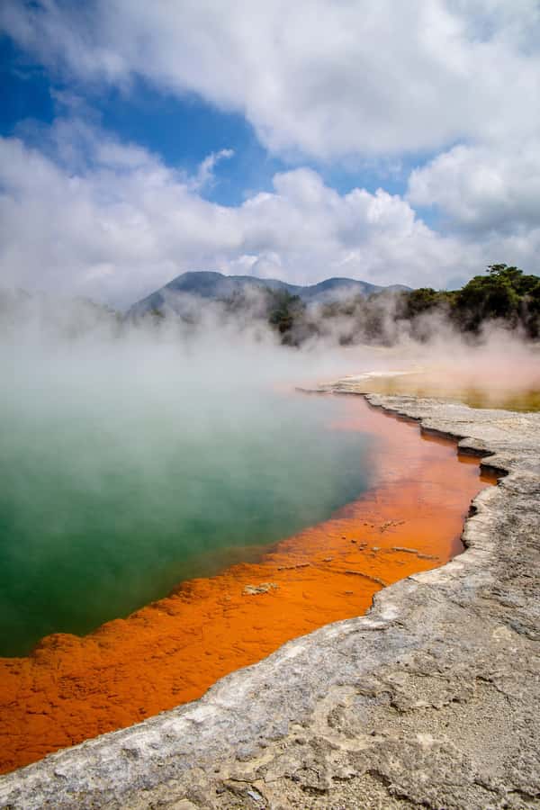 From Auckland: Wai-O-Tapu & Polynesian Spa Rotorua Day Tour - Meeting the van in central Auckland