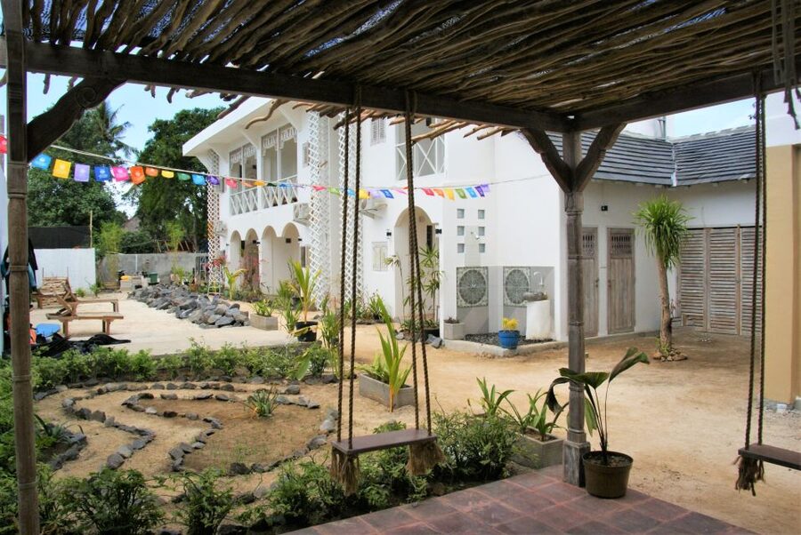 From Bali: 4-Day Surf and Yoga Retreat in Nusa Lembongan - Yoga and meditation in a quiet shala