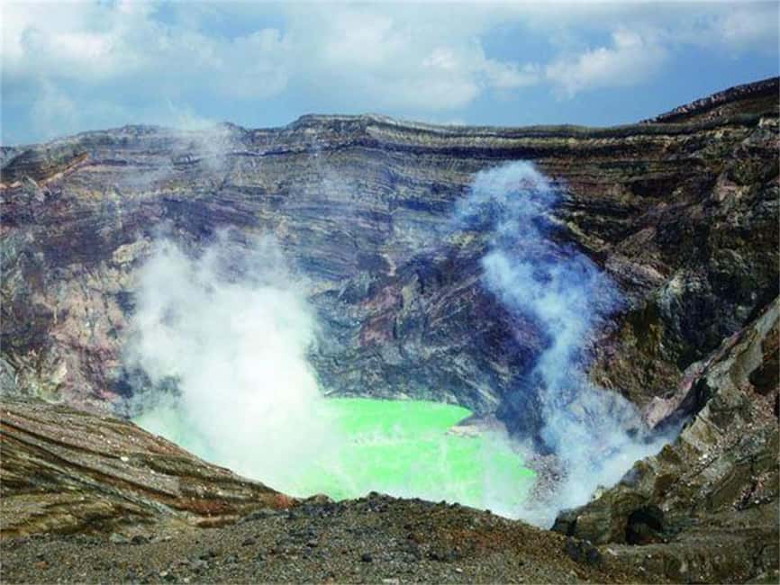 From Fukuoka: Mount Aso, Kurokawa Onsen, and Shrine Tour - Kusasenri gives you time to breathe