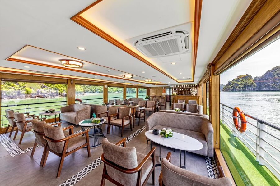 From Hanoi: 1-Day Halong 5-Star Cruise w/Jacuzzi & Limousine - What $54 buys you on this Halong Bay day