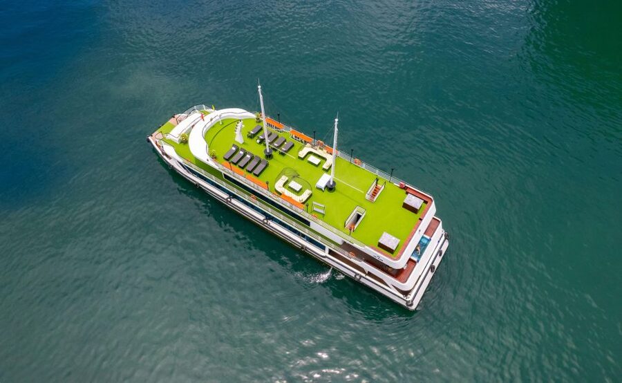 From Hanoi: 1-Day Halong 5-Star Cruise w/Jacuzzi & Limousine - Guides, service, and the human side of the day