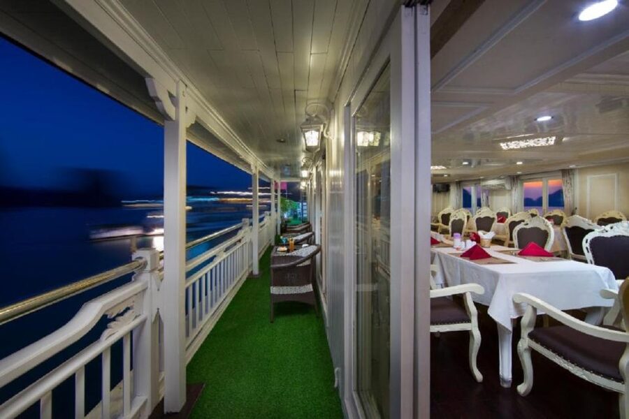 From Hanoi: 2-Day Bai Tu Long Bay Luxury Cruise with Jacuzzi - Who should book this Bai Tu Long cruise?