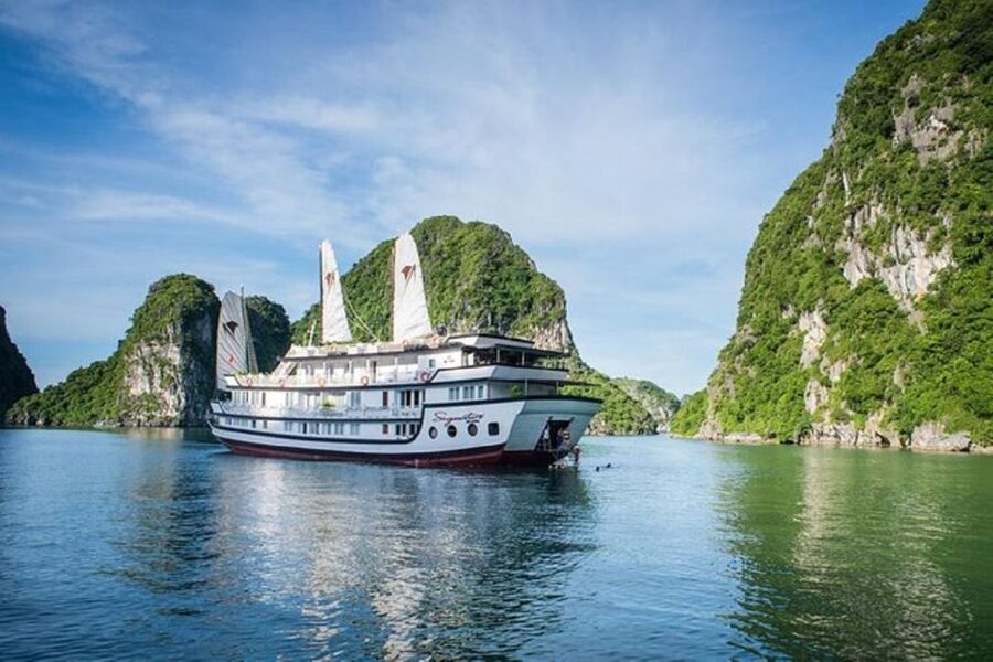 From Hanoi: 2-Day Bai Tu Long Bay Luxury Cruise with Jacuzzi - Why Bai Tu Long Bay is worth choosing