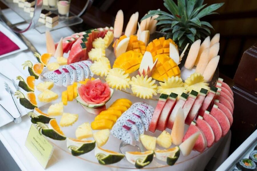 From Hanoi: 2-Day Bai Tu Long Bay Luxury Cruise with Jacuzzi - Food, cooking, and the evening on board