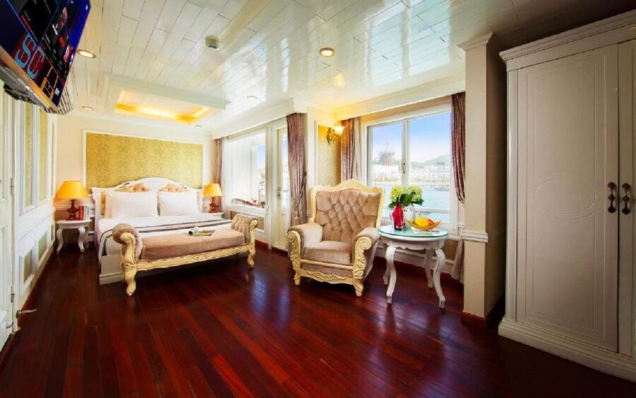 From Hanoi: 2-Day Bai Tu Long Bay Luxury Cruise with Jacuzzi - Morning Tai Chi and Thien Canh Son Cave