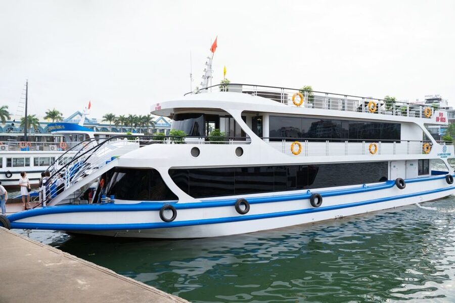 From Hanoi: Ha Long Bay Luxury Cruise Day Tour with Jacuzzi - Who should book this Ha Long Bay trip?