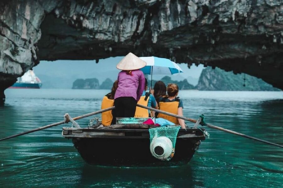 From Hanoi: Ha Long Bay Luxury Cruise Day Tour with Jacuzzi - Sung Sot Cave on Bo Hon Island
