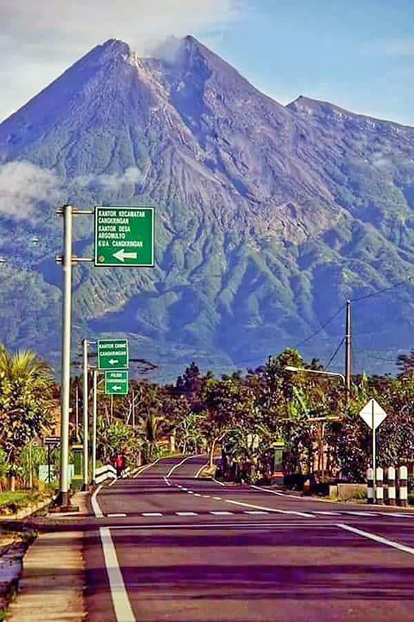 From Jakarta : Volcano, Tea & Rice Fields, Hot Spring - Tangkuban Parahu and its sulfur crater