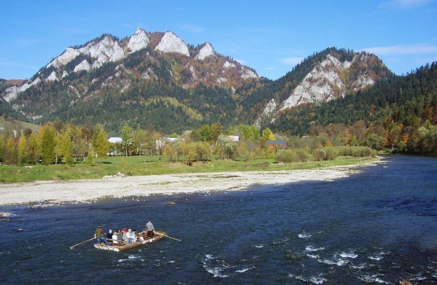 From Krakow: Dunajec River Rafting with Thermal Baths option - What the driver does, and what the river guide may not do