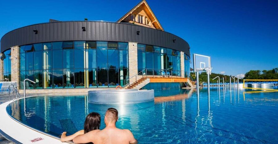 From Krakow: Full-Day Chocholowska Thermal Bath Tour - The ride from Krakow takes patience