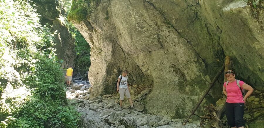 From Krakow: Hiking in the Tatra Mountains and Thermal baths - The 90-minute ride from Krakow