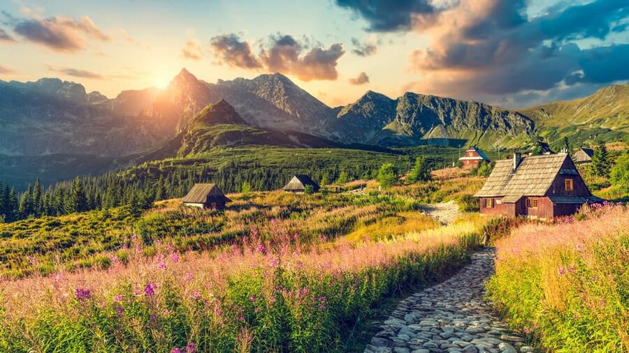 From Krakow: Zakopane Tour with Thermal Spa & Hotel Pickup - Riding up Gubałówka Mountain