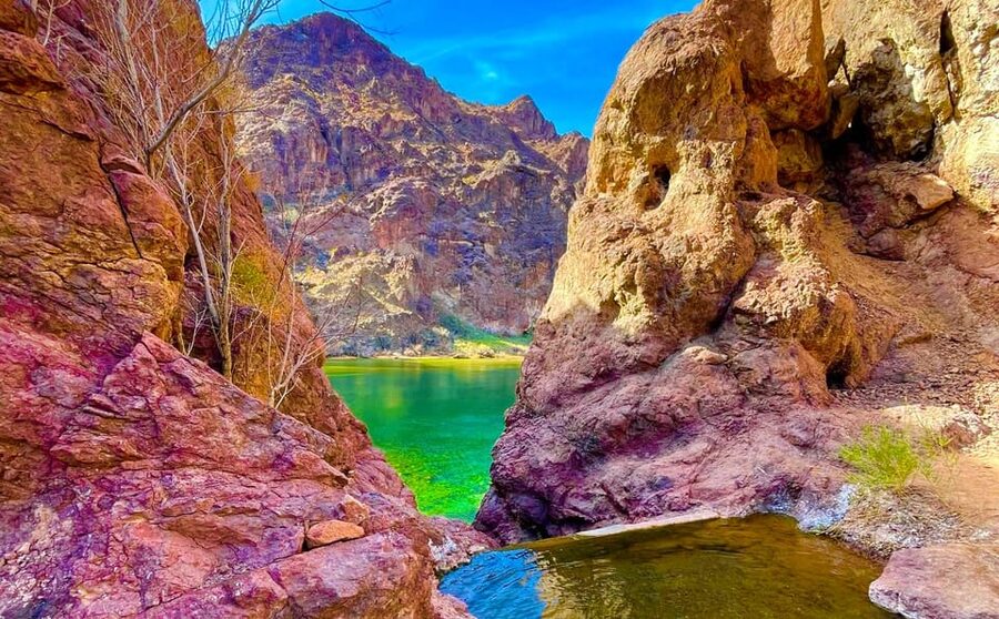 From Las Vegas: Hoover Dam Kayak Trip with 6 Hot Springs - Arizona Hot Springs and Infinity Hot Springs