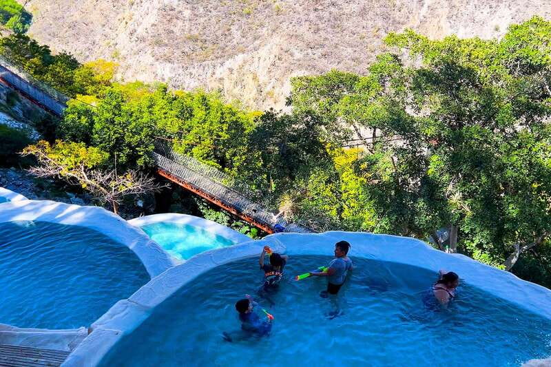 From Mexico City: Tolantongo Hot Springs Day Trip with Guide - Food, lockers, and what you pay for