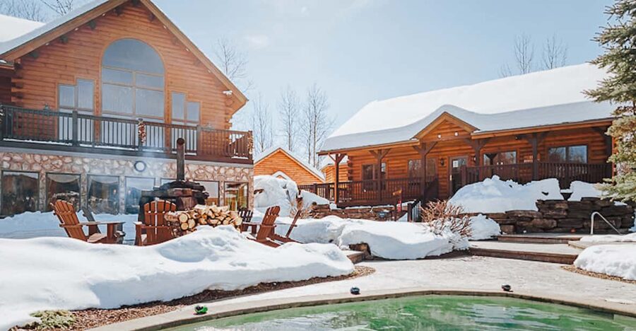From Montreal: Natur'Eau Spa Day Trip with Admission Ticket - Indoor rooms for heat, scent, and quiet