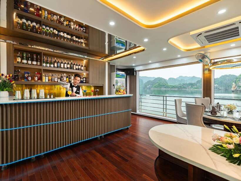 From Ninh Binh:Day Ha Long Bay Premium Cruise-Buffet&Jacuzzi - Choosing the right drop-off