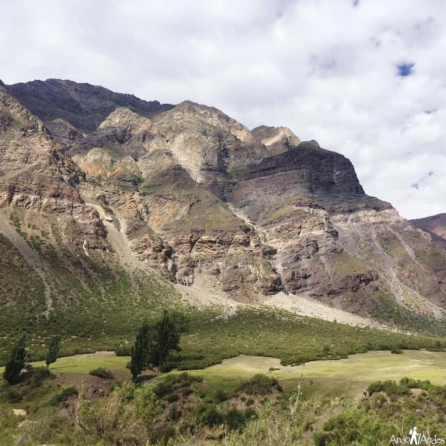 From Santiago: Maipo Canyon Volcano and Hot Spring Tour - Fitness, altitude, and weather concerns