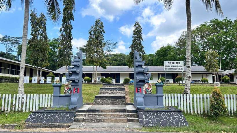 From Singapore, Batam Heritage Day Tour with Lunch & Massage - Seafood lunch with a vegetarian option