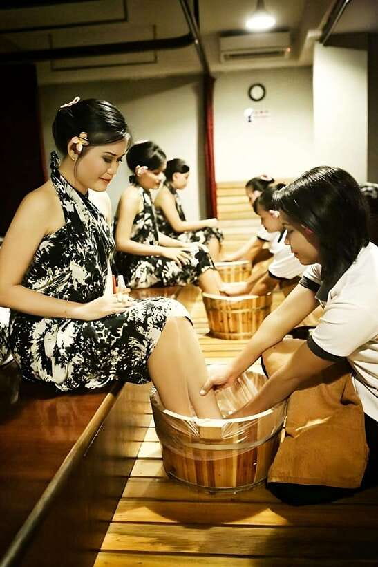 From Singapore, Batam Heritage Day Tour with Lunch & Massage - Layer cake, luwak coffee, and batik