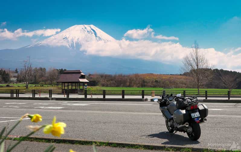 From Tokyo: Private Motorcycle Tour - Fuji, Hakone, Onsen - Fuji Viewpoints and the Big Mountain