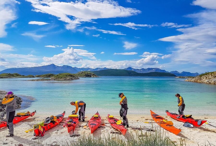 From Tromsø: Kayak trip with lunch and sauna at Sommarøy - Why Sommarøy feels different from Tromsø