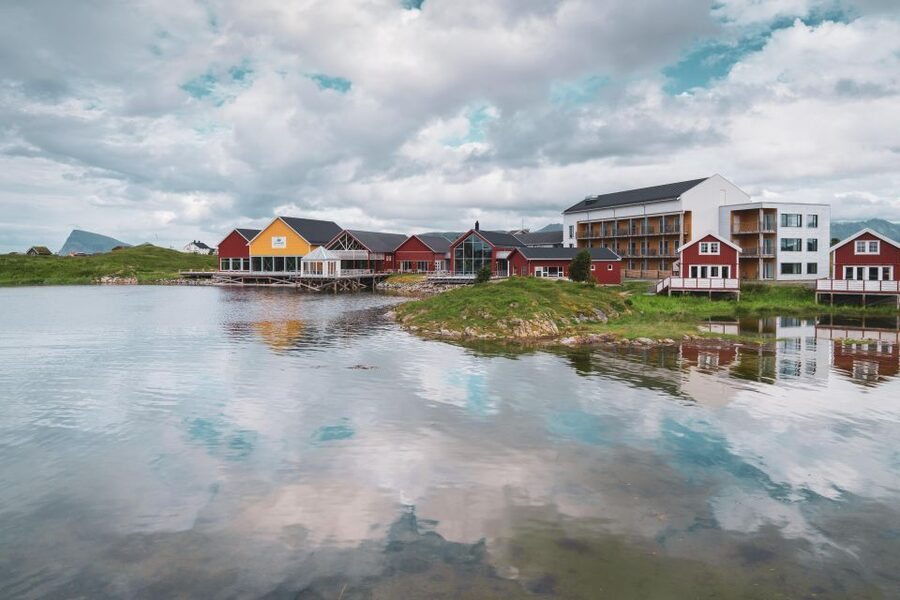 From Tromsø: Kayak trip with lunch and sauna at Sommarøy - Four hours to choose your own Sommarøy afternoon