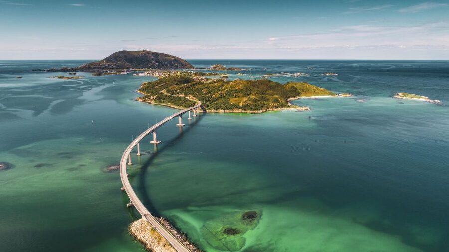 From Tromsø: Kayak trip with lunch and sauna at Sommarøy - Sauna access, with one important condition