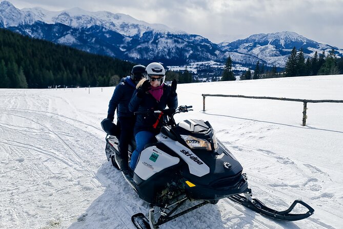 Full day Tour Zakopane Snowmobiles Thermal Baths from Krakow - Chochołów: wooden houses and highland traditions