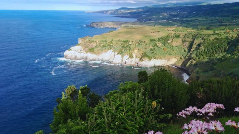Furnas: Hot Springs, Crater Lake & Geothermal Wonders - Caldeiras Vulcânicas and the smell of sulfur