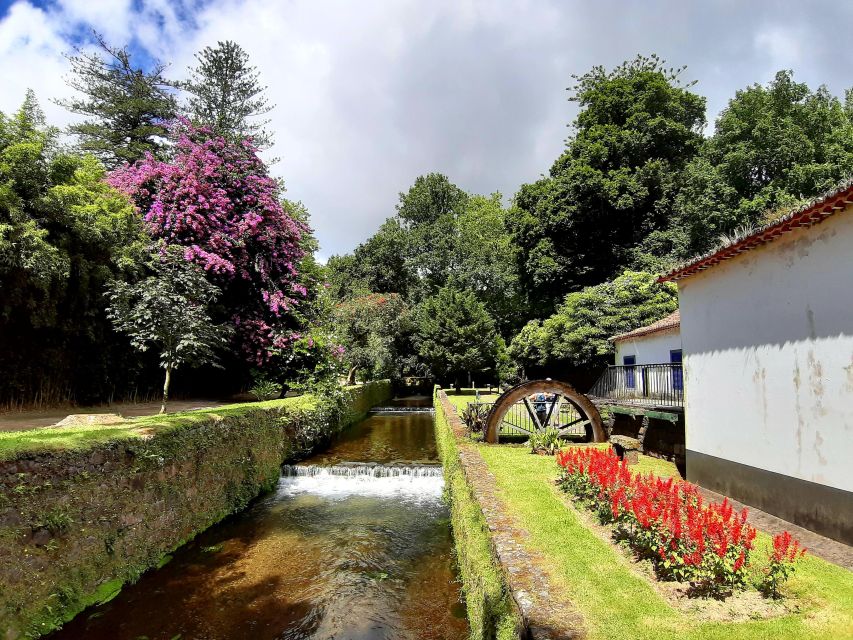 Furnas: Hot Springs, Crater Lake & Geothermal Wonders - Pico do Ferro and the first view of Furnas
