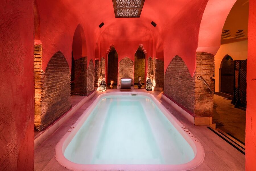 Granada: Hammam Experience with Massage at Baños de Elvira - A Moorish bathhouse in central Granada