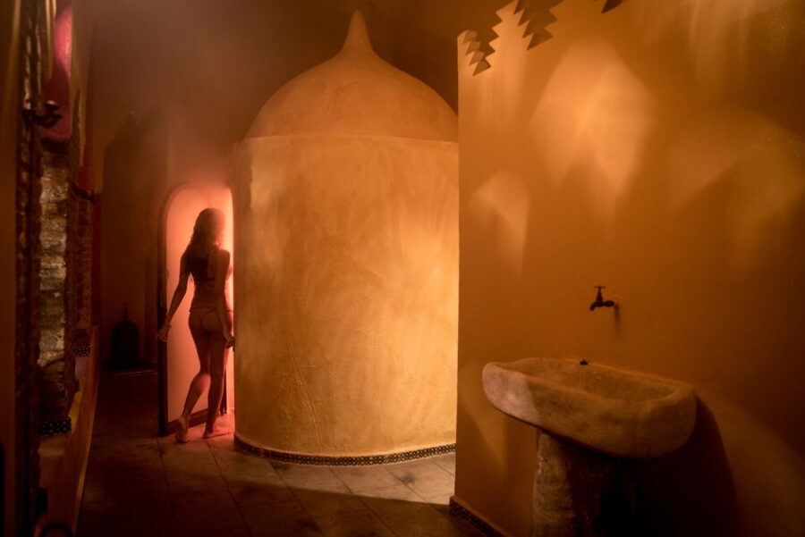 Granada: Hammam Experience with Massage at Baños de Elvira - The warm pool, cold bath, and steam room