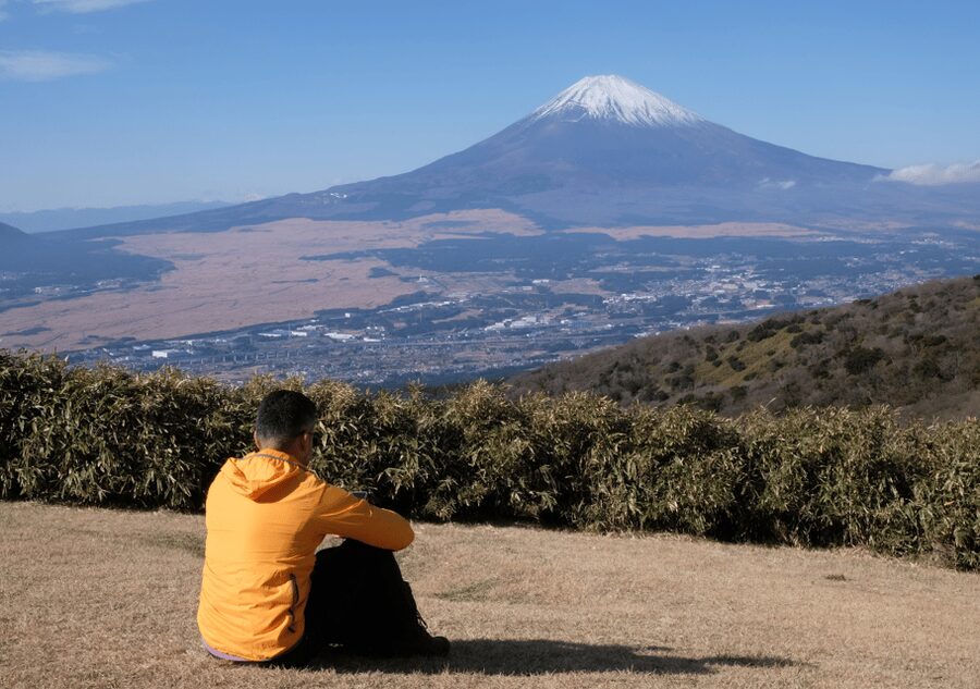 Hakone: Traverse the Hakone Caldera and Enjoy Onsen - The morning begins at Hakone-Yumoto Station