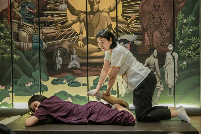 Hands-on Authentic Thai Massage Workshop - Learning the Thai herbal compress