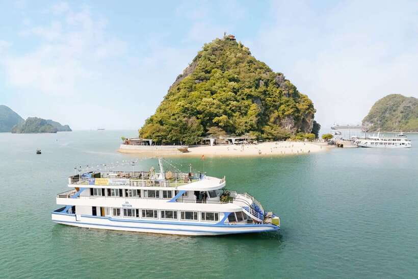 Hanoi: 5-Star Halong Bay Cruise with Lunch, Jacuzzi & Party - Sung Sot Cave is the major cave visit