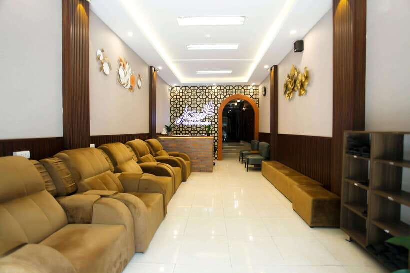Hanoi Lá spa Massage 38 : 4-Hands- body Massage 60 minutes - The First 15 Minutes: Check-In and Health Questions