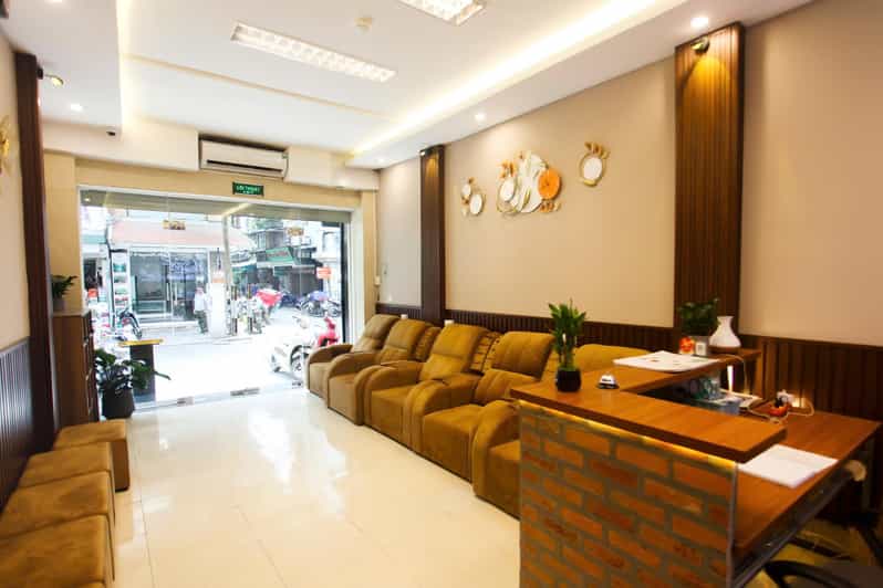 Hanoi Lá spa Massage 38: Combo Shampoo & body Massage 120' - Why the Old Quarter setting works well