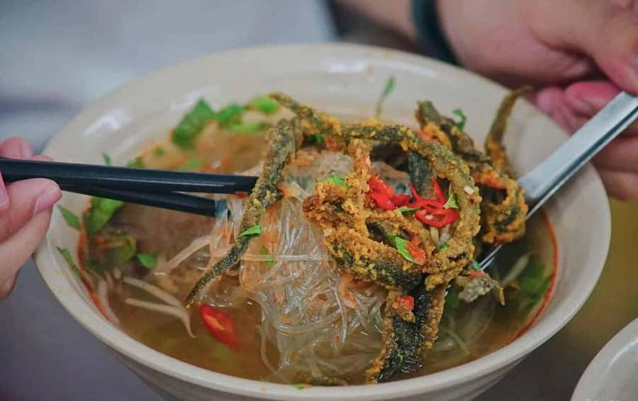 Hanoi: Michelin Guide Street Food Tour with Spa Experience - The 30-minute spa treatment is a smart ending