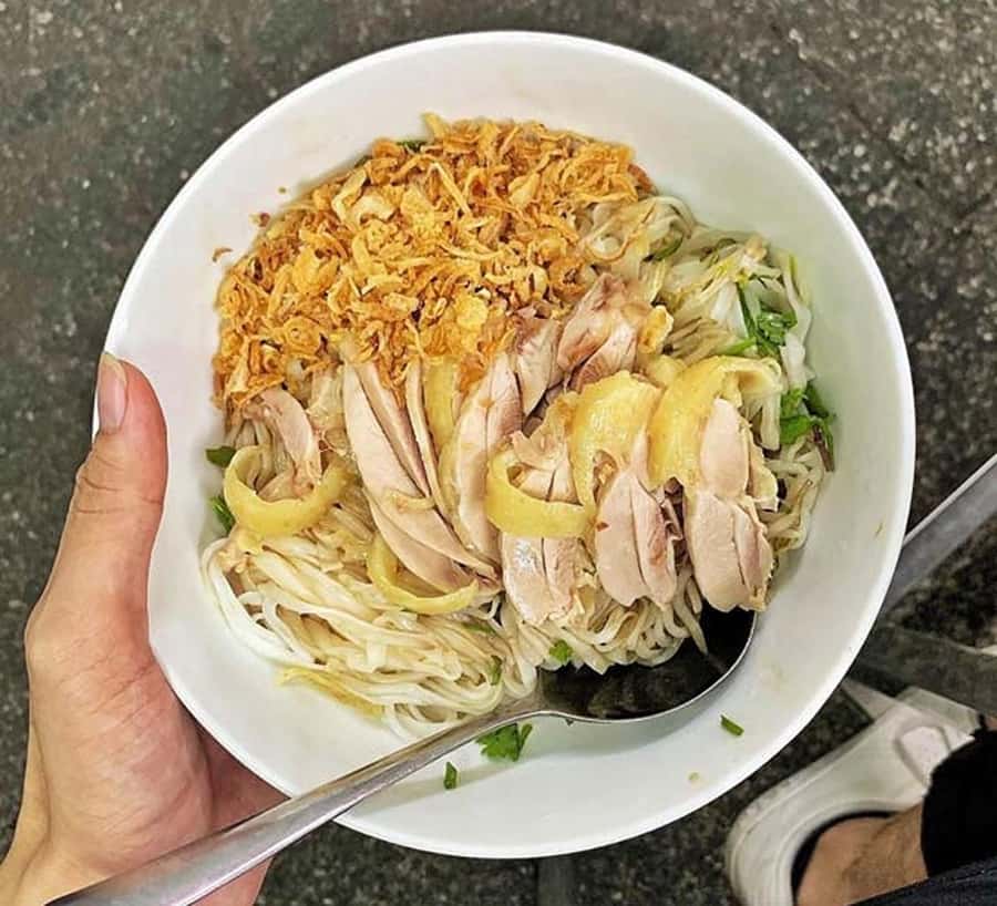 Hanoi: Michelin Guide Street Food Tour with Spa Experience - Optional Train Street and water puppet versions