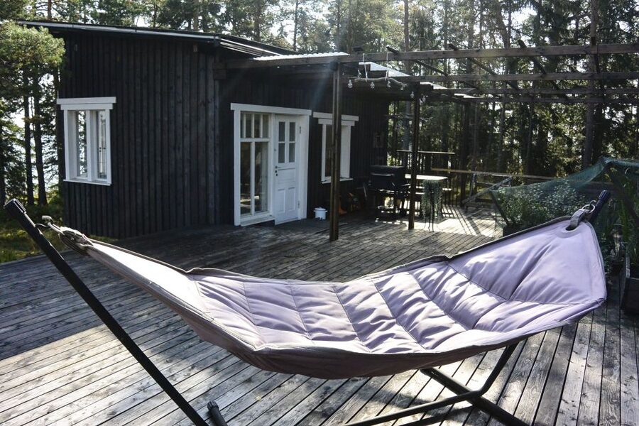 Helsinki: RIB Tour to Local's Cottage with BBQ and Sauna - Is $306 per person good value?