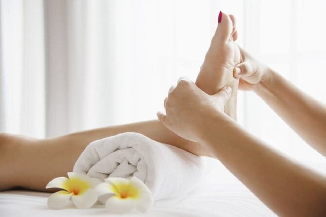 Hoang's Spa for Relaxing Foot Massage - A clean, calm setting near Hàng Điếu