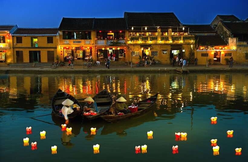 Hoi An: Food tour, Boat Trip and Foot Massage by night - What the $39 price really covers