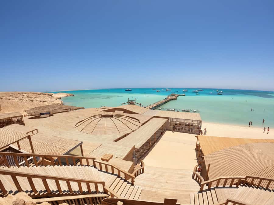 Hurghada: Orange & Giftun Island Cruise with Massage & Lunch - Lunch Comes Late, but It Is More Than a Snack