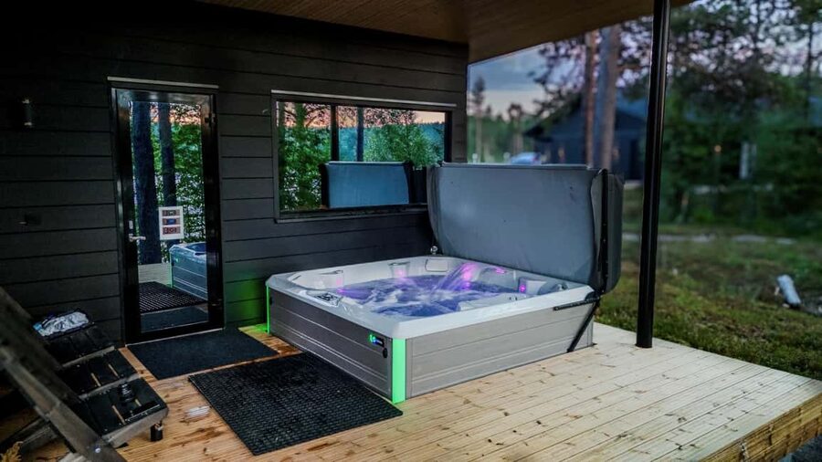 Inari: Finnish Sauna and Jacuzzi Experience - Why the Juutua River makes this sauna special