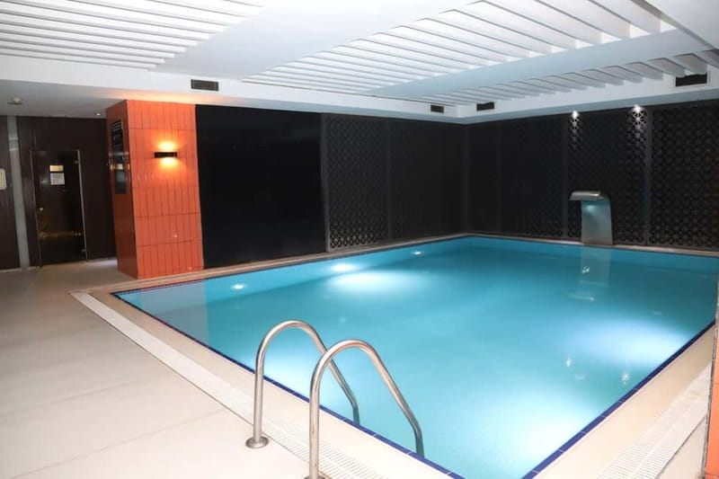 Istanbul: Traditional Turkish Bath with Foam and Oil Massage - Adding an oil or Turkish massage
